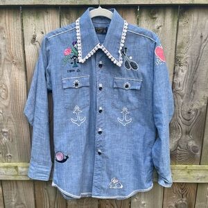 1970s vintage chambray embroidered novelty shirt
